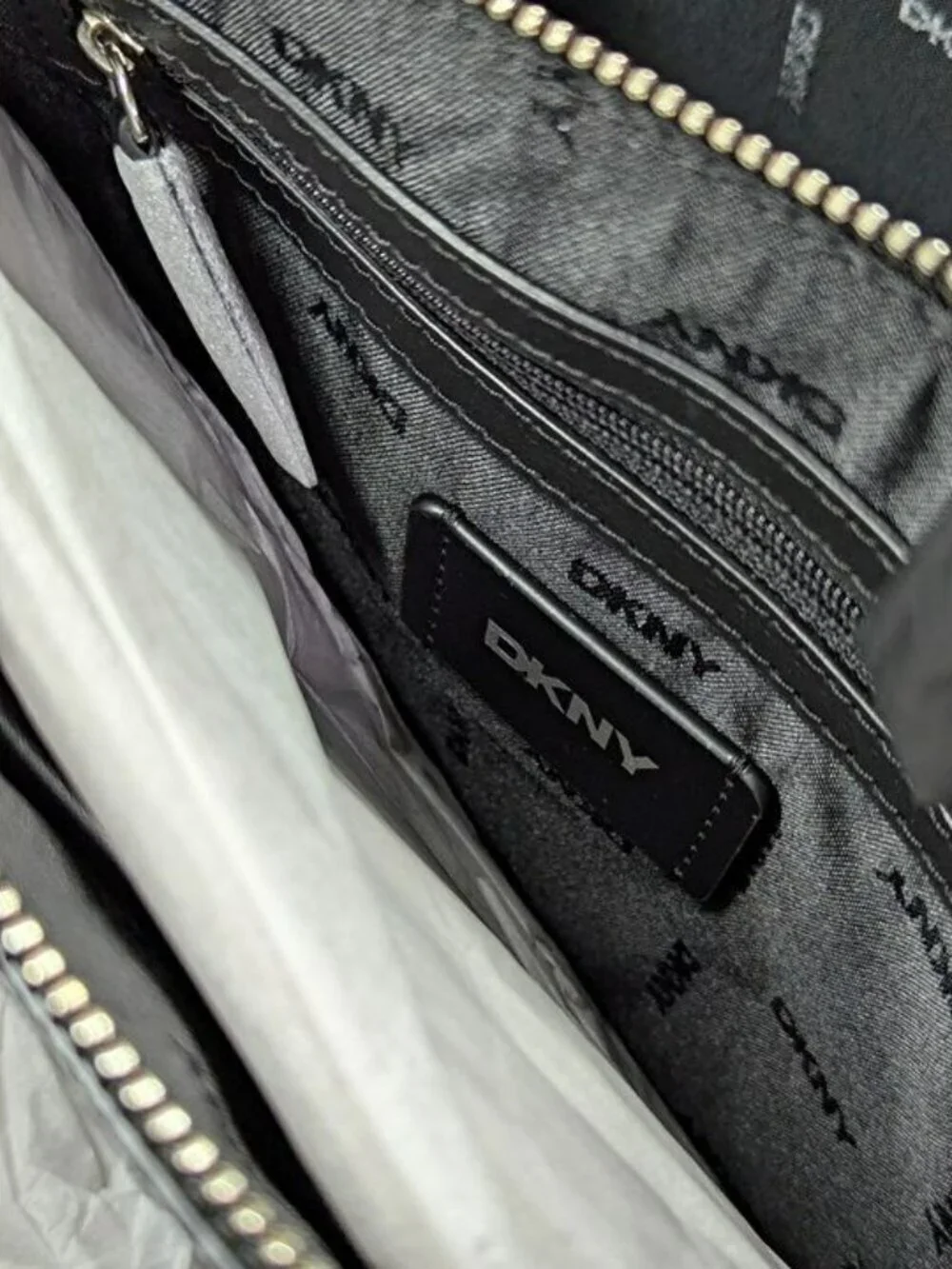 DKNY Nala Women's Magnetic Closure Medium Size Black Hobo (MSRP $198)